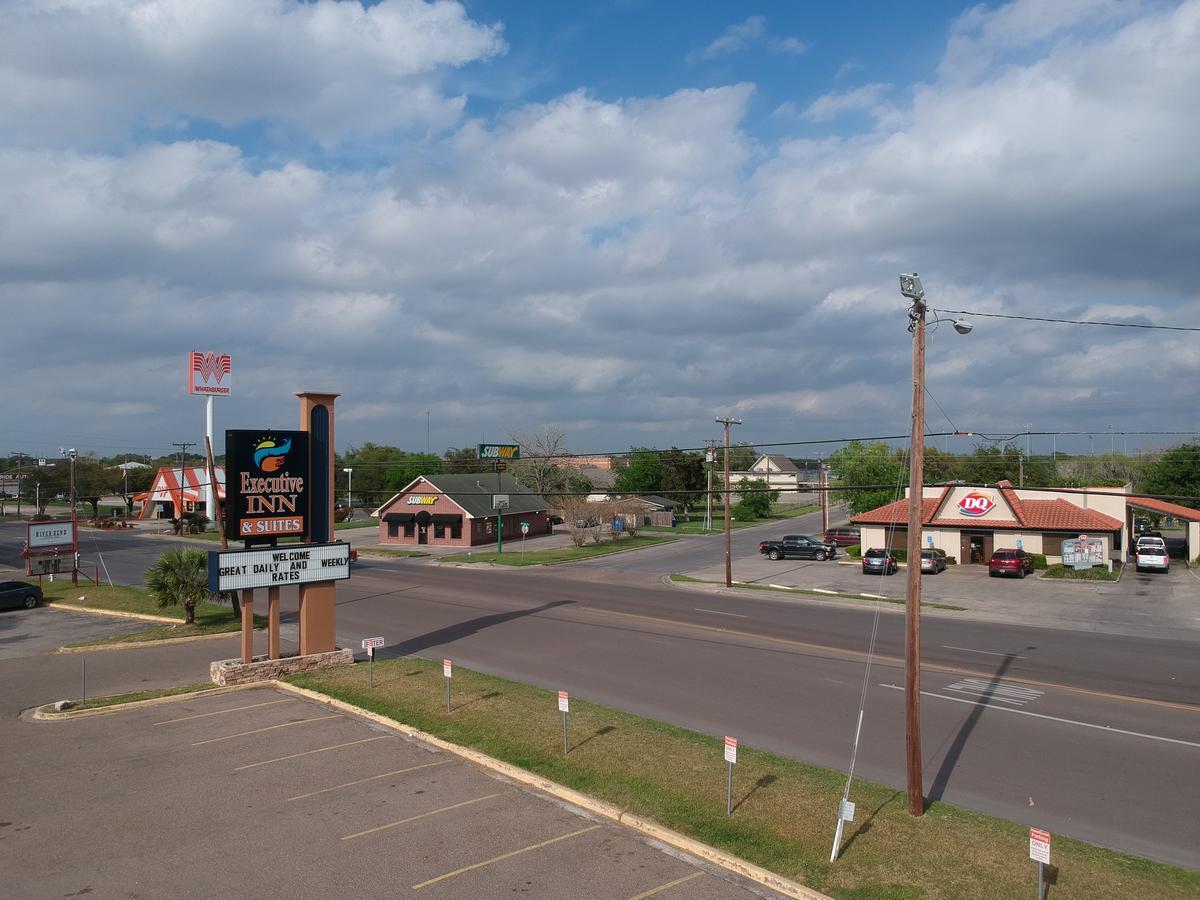 Executive Inn & Suites Beeville Eksteriør billede